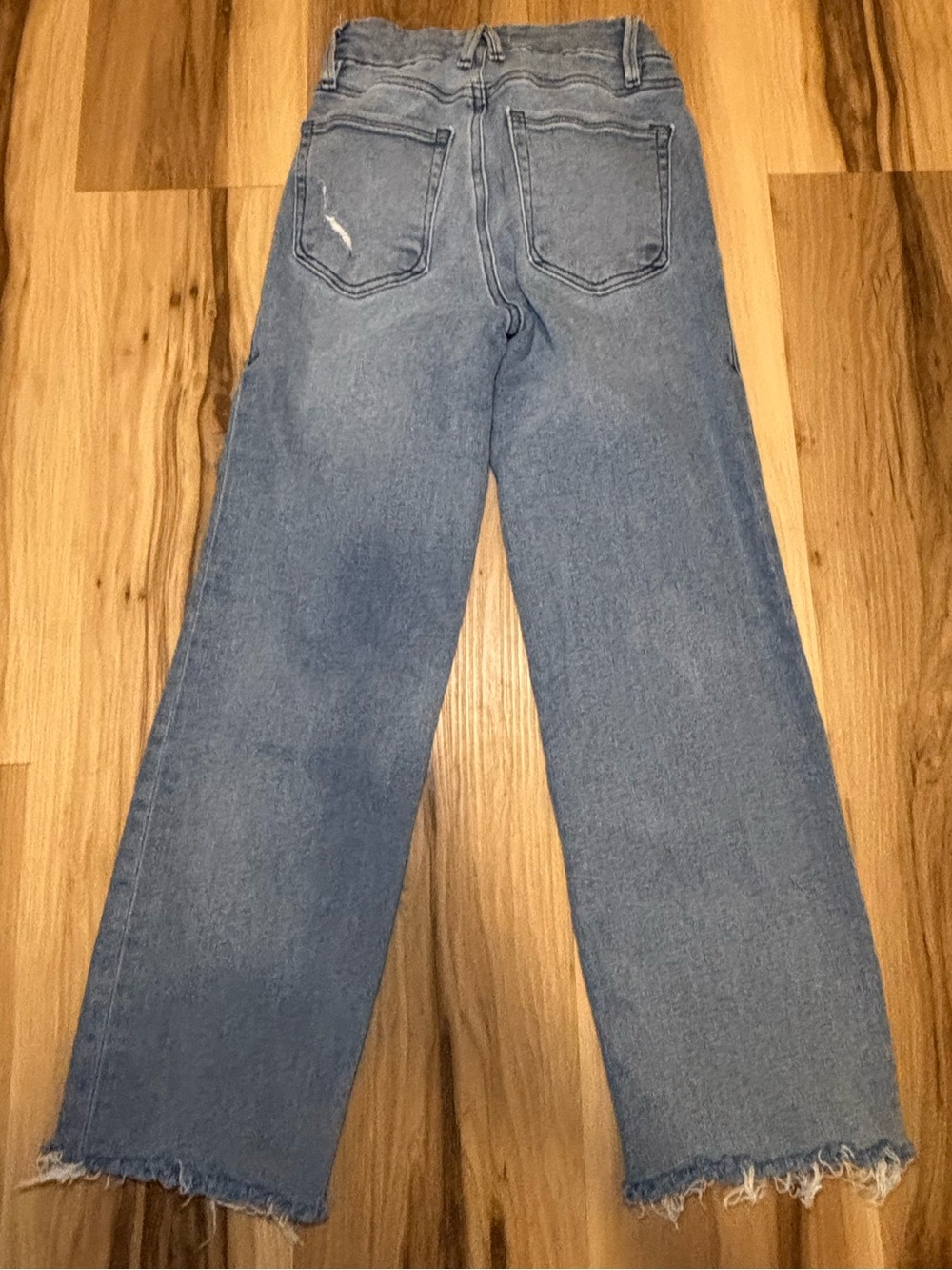 Good American Light Blue Frayed-Hem Cropped Jeans - Picture 10 of 16
